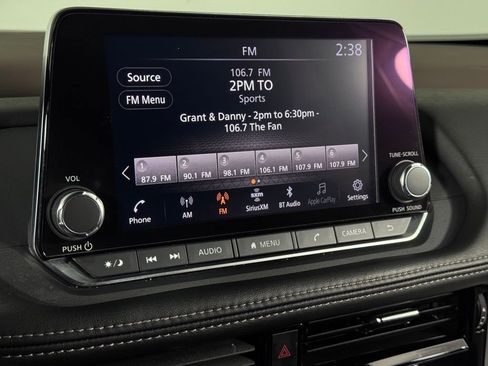 Used 2022 Nissan Rogue SV image 16