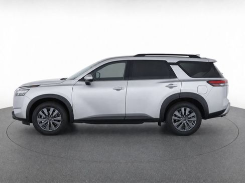 Used 2024 Nissan Pathfinder SV FWD image 7