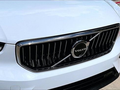 Used 2024 Volvo XC40 B5 Plus w/ Protection Package Premier AWD/4WD image 37