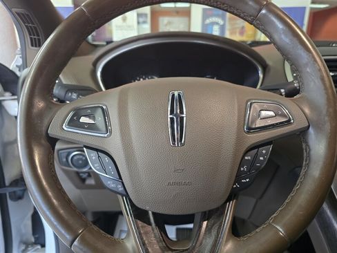 Used 2016 Lincoln MKX Reserve w/ Driver Assistance Package AWD/4WD image 22
