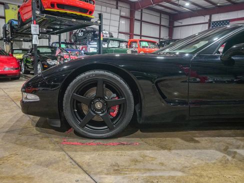 Used 1999 Chevrolet Corvette Coupe w/ Memory Pkg image 3