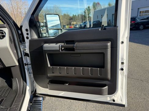 Used 2015 Ford F350 Lariat w/ Chrome Package image 24