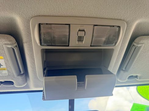 Used 2010 Nissan Frontier SE AWD/4WD image 15