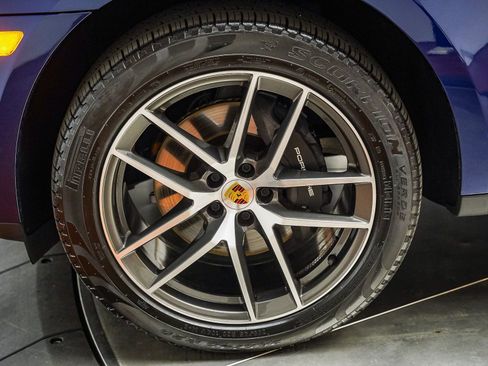 Certified 2025 Porsche Macan AWD/4WD image 15