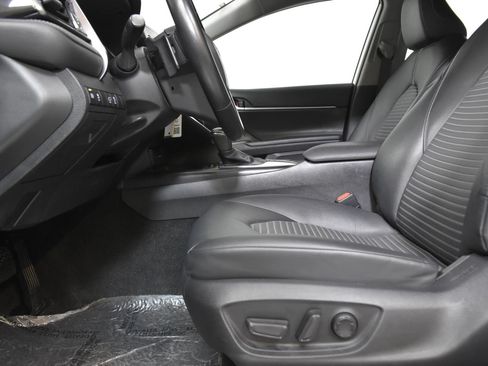 Used 2023 Toyota Camry SE FWD image 16