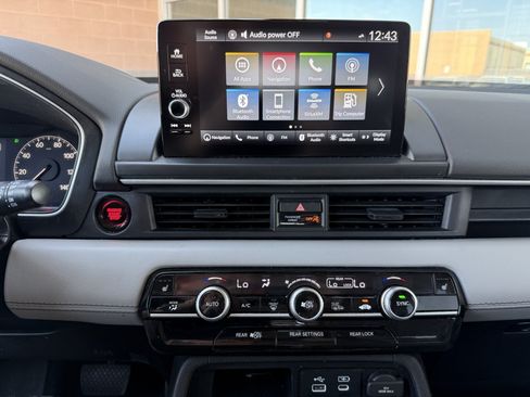 Used 2024 Honda Pilot Touring image 18