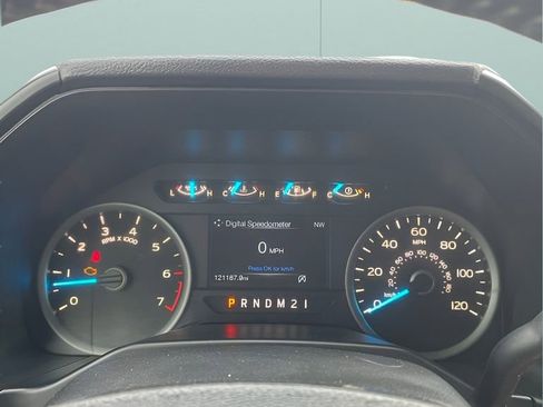 Used 2015 Ford F150 XLT w/ Equipment Group 302A Luxury AWD/4WD image 19