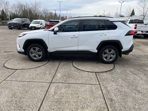 Used 2024 Toyota RAV4 XLE image 5