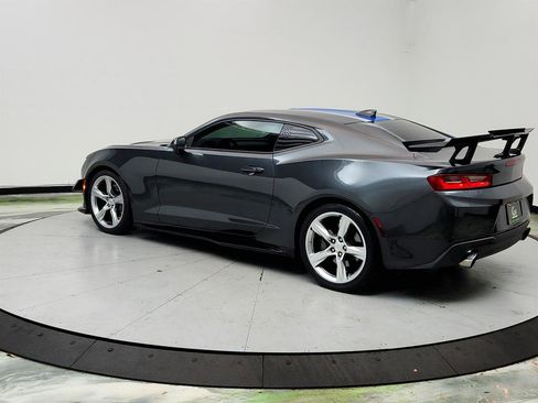 Used 2017 Chevrolet Camaro SS RWD image 7
