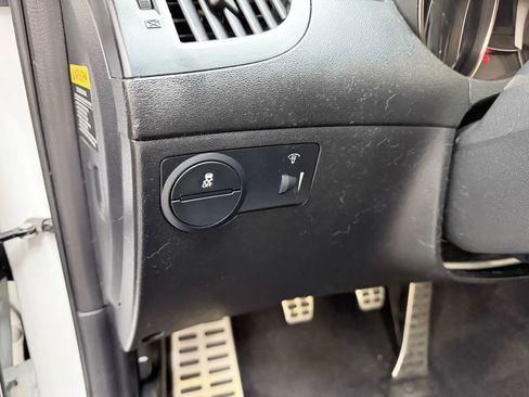 Used 2013 Hyundai Genesis 3.8 image 13