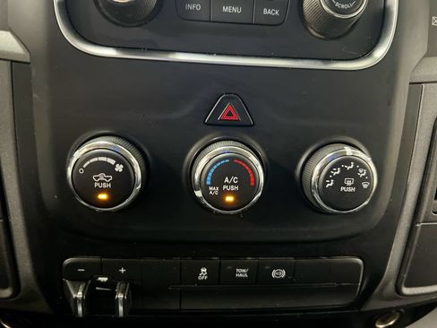 Used 2017 RAM 2500 Tradesman w/ Chrome Appearance Group AWD/4WD image 15