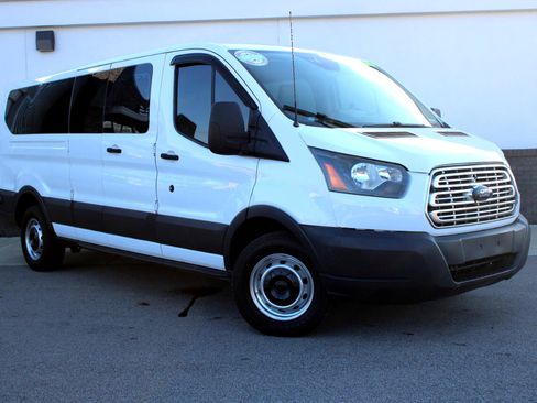 Used 2018 Ford Transit 350 XL image 2