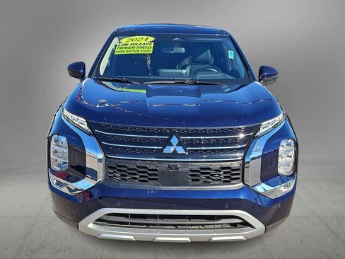 Used 2024 Mitsubishi Outlander SE image 4