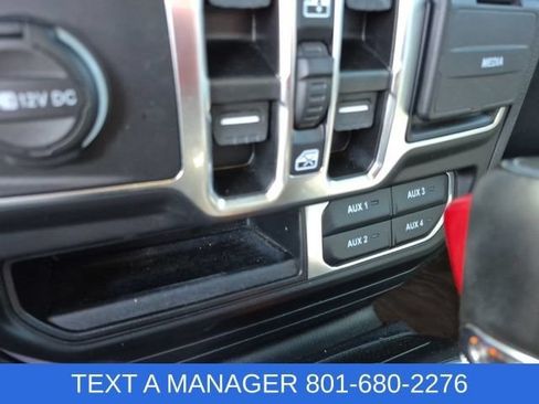 Used 2022 Jeep Wrangler Unlimited Sahara AWD/4WD image 39