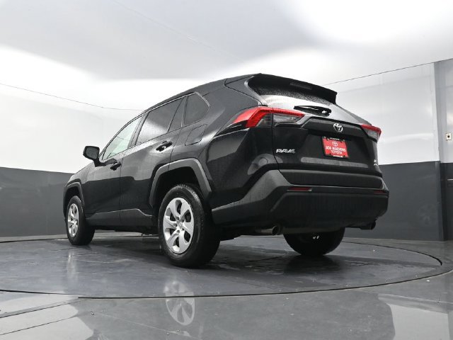 Used 2025 Toyota RAV4 LE AWD/4WD image 35