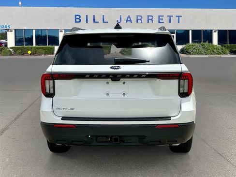 New 2026 Ford Explorer Active RWD image 5