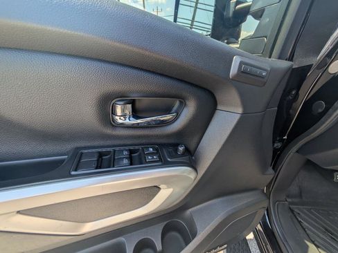 Used 2016 Nissan Titan SL AWD/4WD image 23
