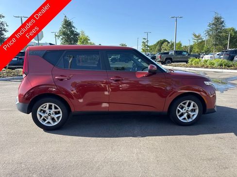 Used 2022 Kia Soul LX w/ Technology Package FWD image 5