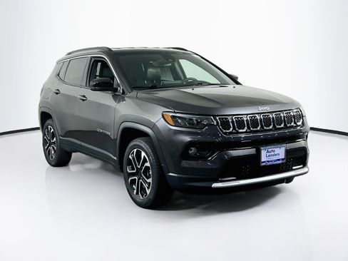Used 2023 Jeep Compass Limited AWD/4WD image 3