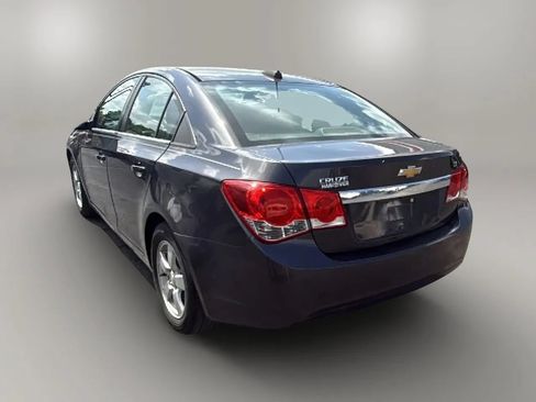 Used 2016 Chevrolet Cruze LT w/ Technology Package FWD image 6