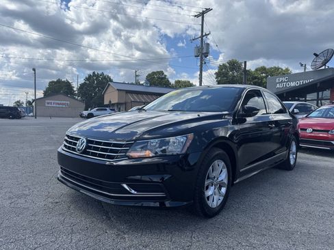 Used 2016 Volkswagen Passat 1.8T S FWD image 1