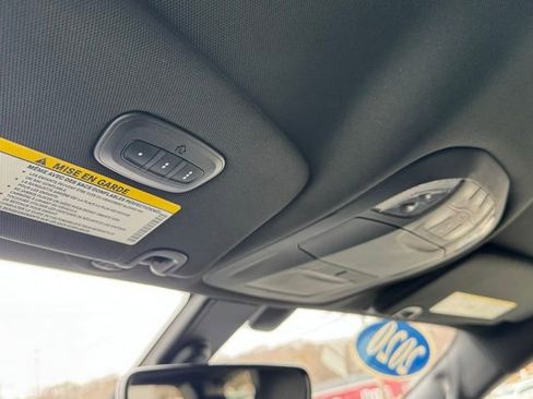 Used 2020 Chrysler Pacifica Touring-L image 44