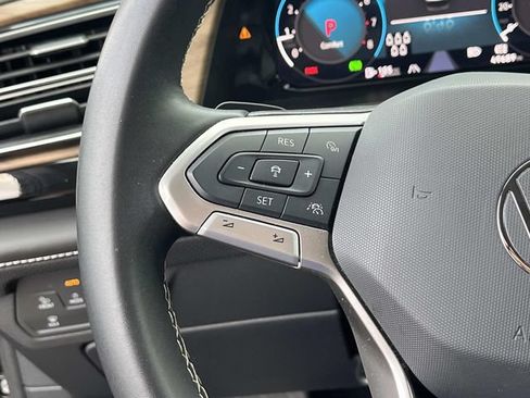 Used 2025 Volkswagen Atlas SE AWD/4WD image 28