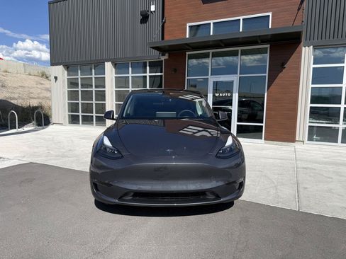 Used 2022 Tesla Model Y Performance AWD/4WD image 3