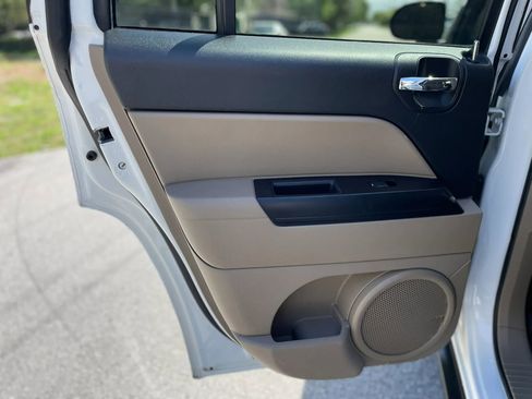 Used 2013 Jeep Compass Latitude image 33