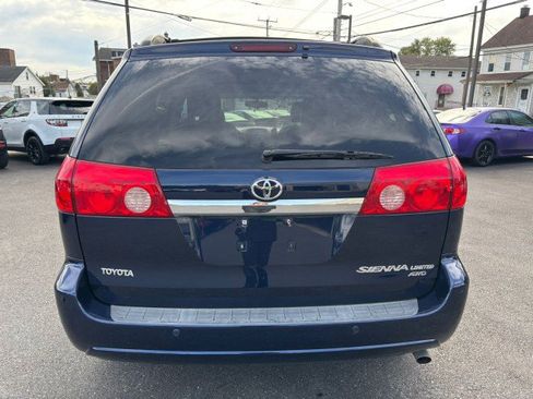 Used 2007 Toyota Sienna XLE Limited image 25