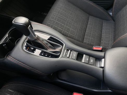 Used 2024 Honda HR-V Sport image 17