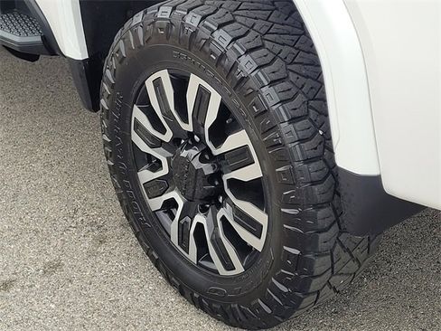 Used 2024 GMC Sierra 2500 Denali Ultimate image 7