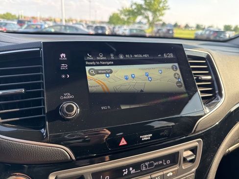 Certified 2022 Honda Pilot Touring image 22