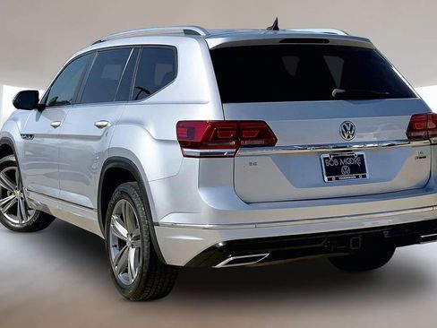 Used 2018 Volkswagen Atlas SE w/ R-Line Package AWD/4WD image 12