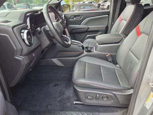 Certified 2025 Chevrolet Colorado Z71 w/ Technology Package AWD/4WD image 13
