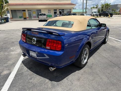 Used 2005 Ford Mustang GT RWD image 5