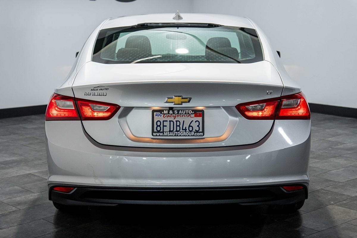 Used 2018 Chevrolet Malibu LT FWD image 5