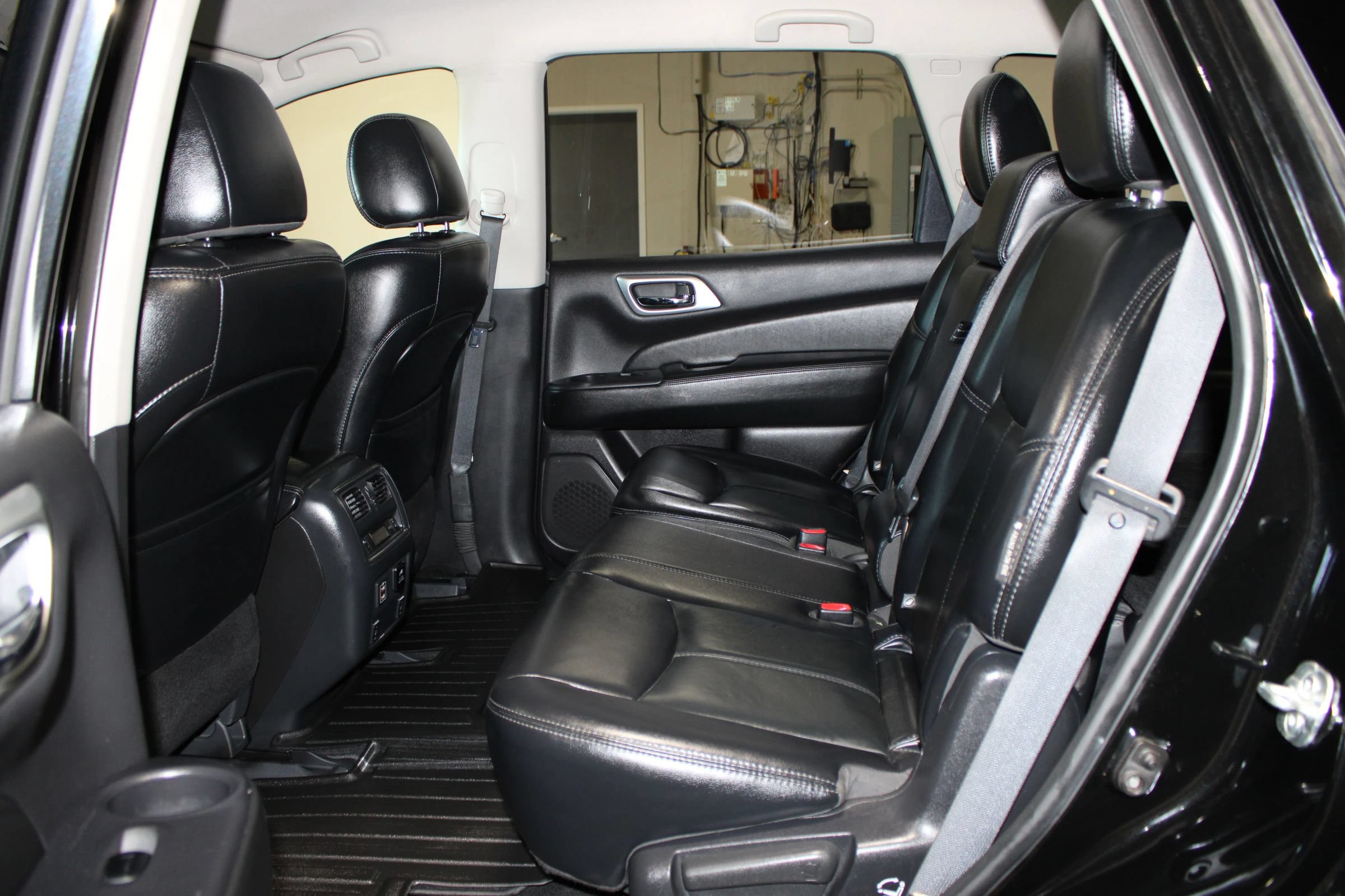 Used 2018 Nissan Pathfinder SL w/ Cargo Package FWD image 25