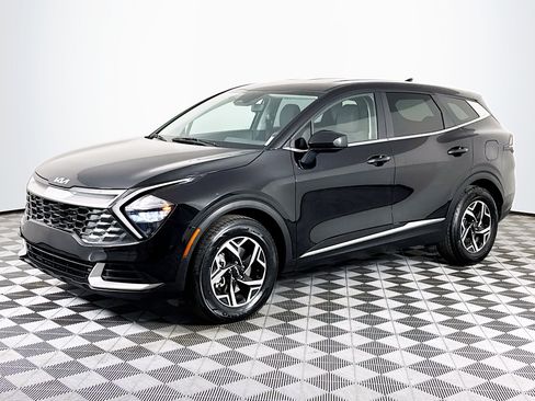 Used 2023 Kia Sportage LX image 4