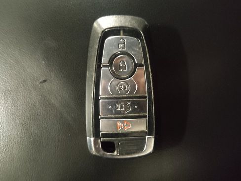 Used 2020 Ford Explorer Limited image 32