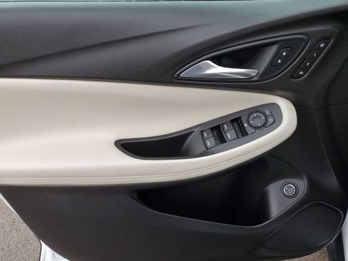 Used 2021 Buick Encore GX Essence image 25