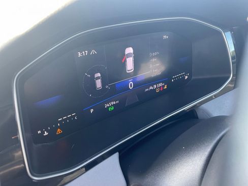 Used 2025 Volkswagen Jetta SE image 36