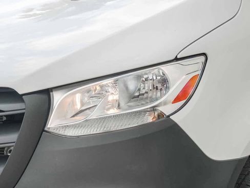 Used 2020 Mercedes-Benz Sprinter 2500 image 8