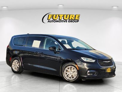 Used 2023 Chrysler Pacifica Touring-L