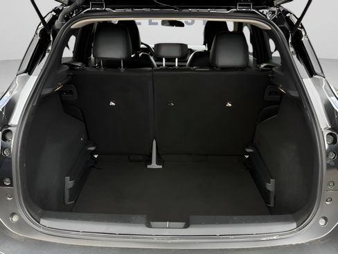 Used 2025 Nissan Kicks SR FWD image 29