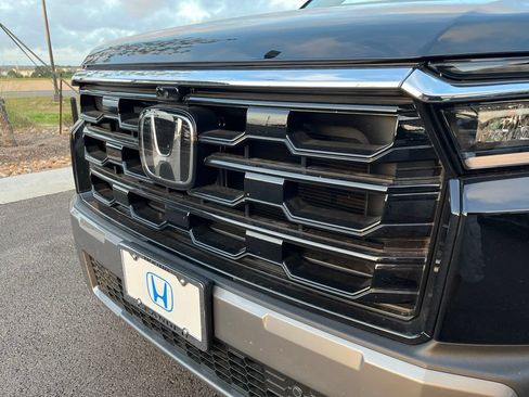 Used 2026 Honda Pilot Elite image 16