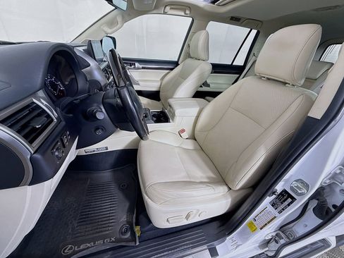 Used 2023 Lexus GX 460 Luxury w/ Accessory Package image 21