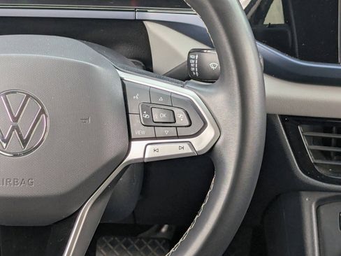 Used 2022 Volkswagen Taos SE image 21