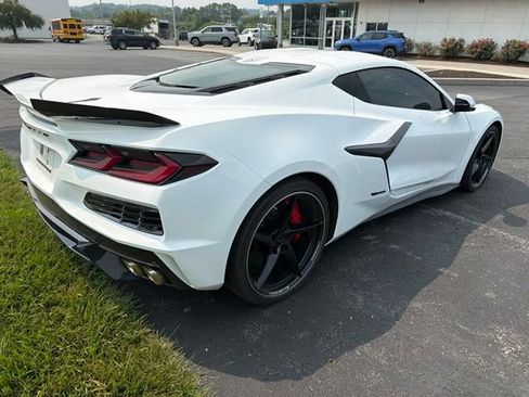 Used 2025 Chevrolet Corvette E-Ray w/ Stealth Interior Trim Package AWD/4WD image 7