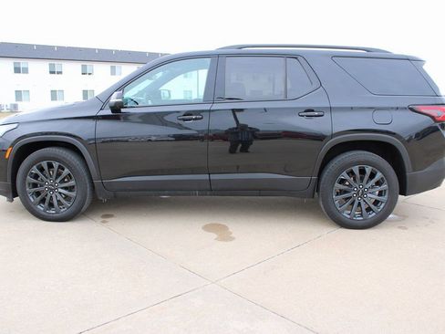 Used 2023 Chevrolet Traverse RS image 17